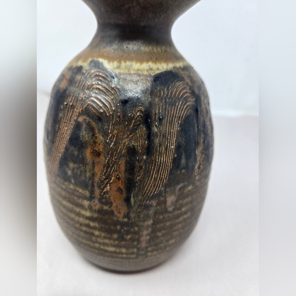 Studio Pottery Handmade Vase Signed Browns Tans & Black Tool Mark Accents - Picture 6 of 12
